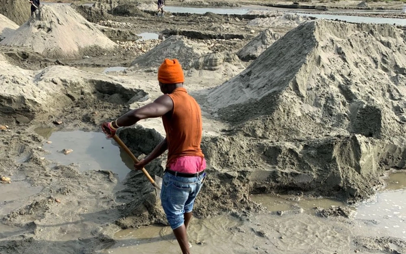 The dark trade of sand mining 